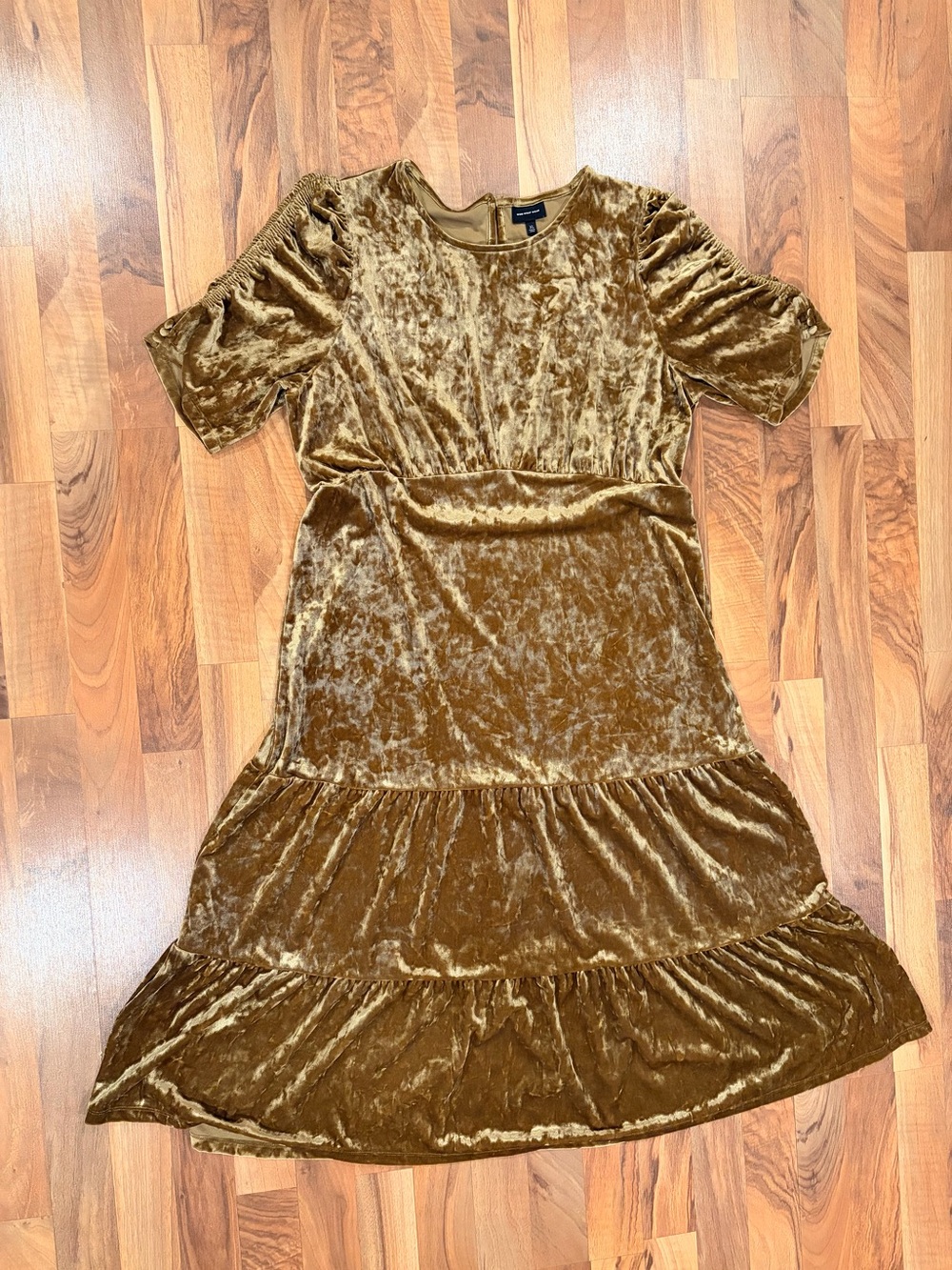 Who What Wear Velvet Tiered Midi Dress in Mustard Gold - Picture 4 of 10